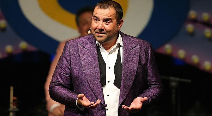 Yıllardır kilolarıyla bilinen ünlü komedyen Ata Demirer, ilk kez bu kadar zayıflamış göründü... İşte Ata'nın son hali...