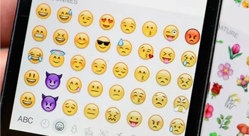 Facebook Dünya Emoji Günü'nü kutlamak amacıyla Türkiye'deki kullanıcılar tarafından en çok kullanılan emojiler paylaştı.