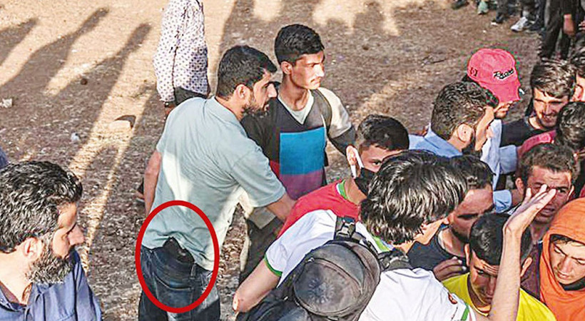 Sözcü gazetesi yazarı İsmail Saymaz, kendilerine "Her Yerde İyilik Hareketi" adını veren grubun beli silahlı olmasına dikkat çekti...