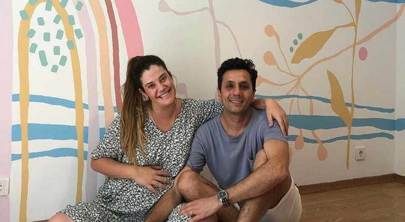 Ferhan Şensoy'un kızı Müjgan Ferhan Şensoy bugün kızı Pera'yı kucağına aldı.