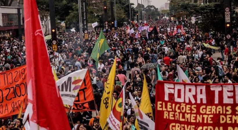 Darbe iddiaları çıkan Brezilya'da sokaklar karıştı