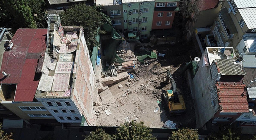 Bizans saray kalıntılarının bulunduğu alanda iş makinesi kullanıldı iddiası