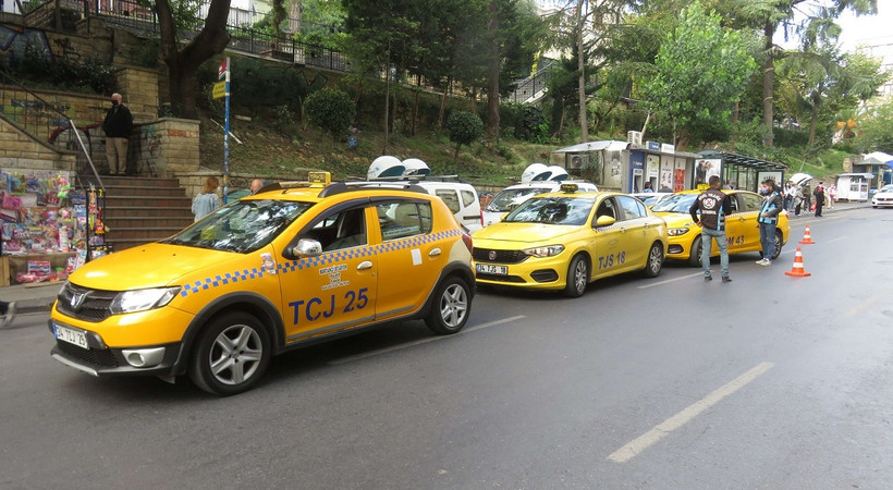 FLAŞ! UKOME toplantısında kabul edilen 750 minibüs ve 250 dolmuşun taksiye dönüştürülmesi kararının iptali için dava açıldı