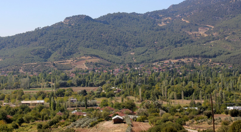 Burdur'da korkutan deprem: "30 saniye falan sürseydi yıkılmadık ev bırakmayabilirdi"