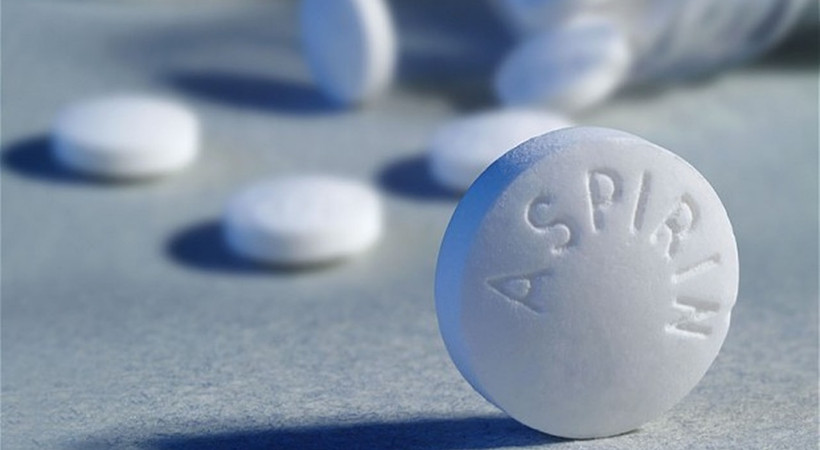 Aspirini içmeyin, yüzünüze sürün; bakın ne oluyor? Aspirin maskesi mucize yaratıyor! Aspirinin gizemi çözüldü, yüze aydınlık geldi
