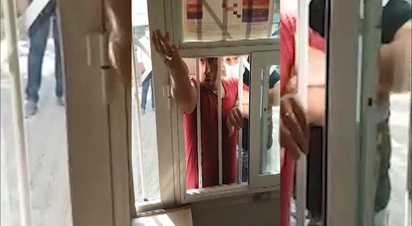 Doktorla tartışıp, kapı ve pencereleri yumruklayan 2 kuzen serbest