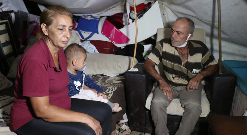 Kirayı ödeyemedi, sokağa atıldı: Eşi, 2 çocuğu, gelini ve 2 torunu ile aylardır çadırda yaşıyor
