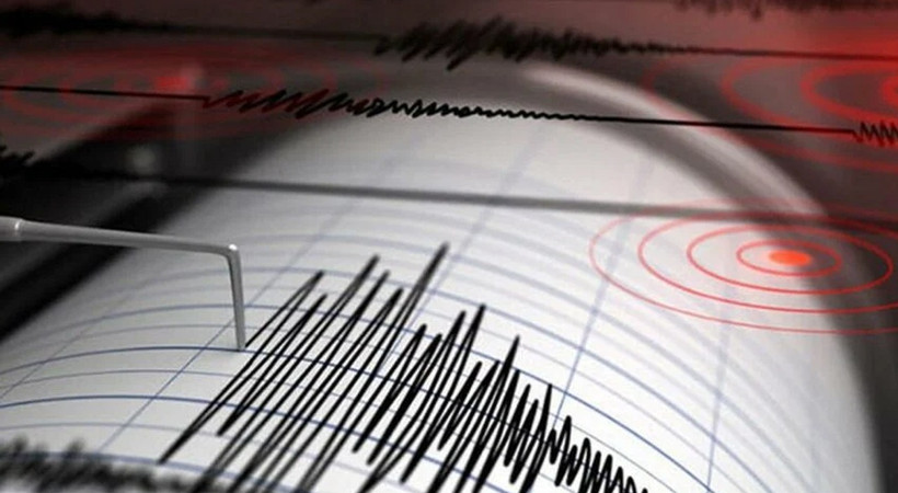 İzmir’de peş peşe korkutan iki deprem! Sadece 9 dakika arayla