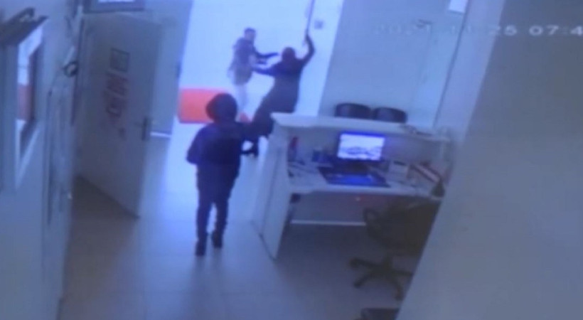 Kendisine kronik rahatsızlığını hatırlatıp, kilo vermelisin diyen doktora bıçakla daldırdı