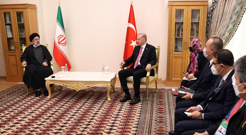 Cumhurbaşkanı  Recep Tayyip Erdoğan, İranlı mevkidaşı Reisi ile görüştü