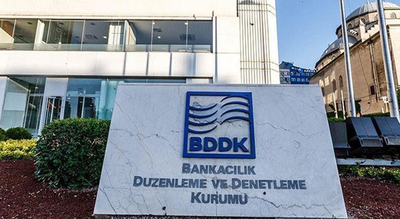 Bankacılık Düzenleme ve Denetleme Kurumu'ndan (BDDK) 26 isim hakkında suç duyurusu... BDDK açıklamayı Twitter hesabından yaptı. İşte BDDK'nın suç duyurusunda bulunduğu siyasetçi ve gazeteciler