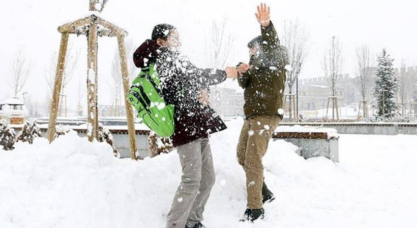 Peş peşe açıklamalar geldi, eğitime kar arası! 22 Aralık bugün hangi illerde kar tatili var?