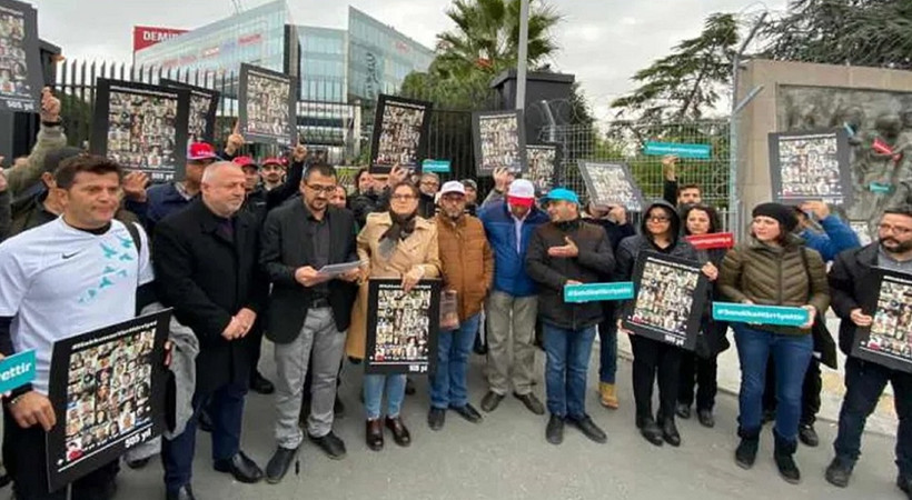 Sendikaya üye oldukları gerekçesiyle Hürriyet'ten atılan 46 gazeteci, işe iade davasını kazandı