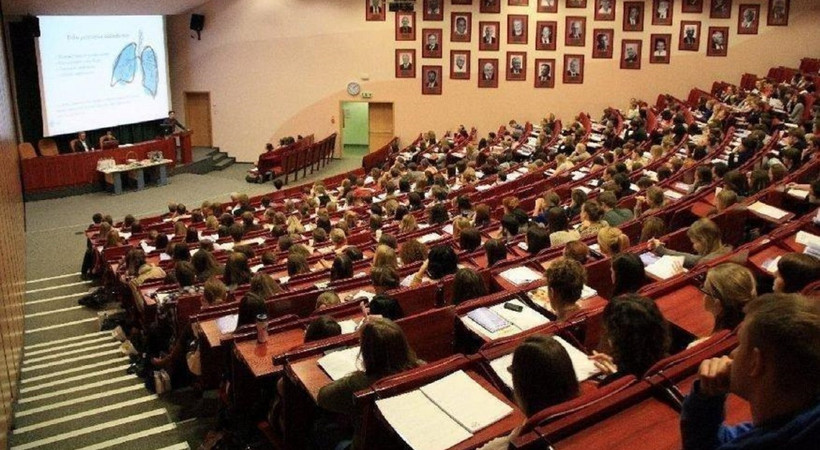 Üniversitelerden 'Omicron' kararı: Hangi okullar sınavlarını yüz yüze, hangileri uzaktan yapacak?