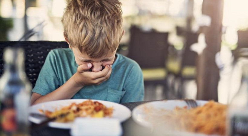Ebeveynler dikkat! Çocuklarda yeme bozukluğu cinsel istismarın habercisi olabilir