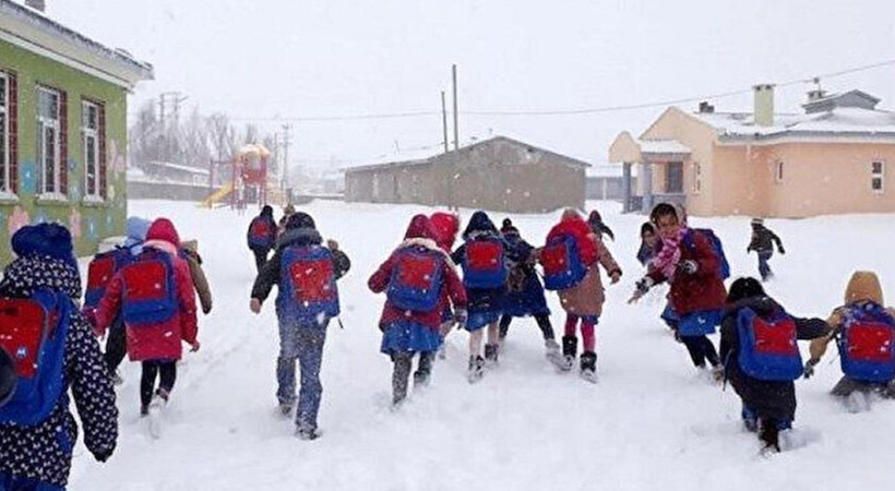 Birçok ilde eğitime kar engeli, okullar tatil edildi! (21 Ocak Cuma hangi illerde okullar tatil edildi?)