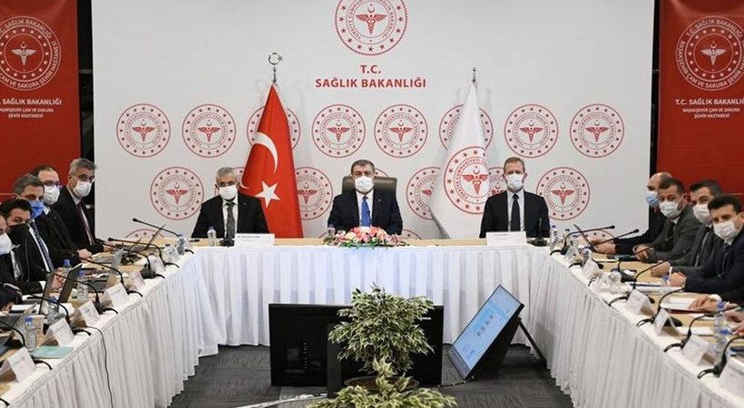 İstanbul'da flaş koronavirüs toplantısı! Bakan Koca'dan İstanbul için korkutan açıklama: Hastaneye yatan sayısında artış gözleniyor...
