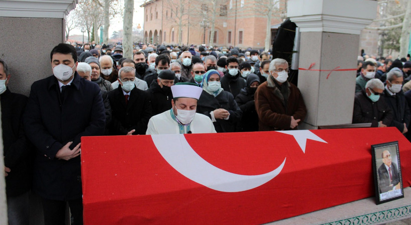 Ankara'da Millet Partisi Genel Başkanı Aykut Edibali için cenaze namazı kılındı ardından TBMM'de tören düzenlendi