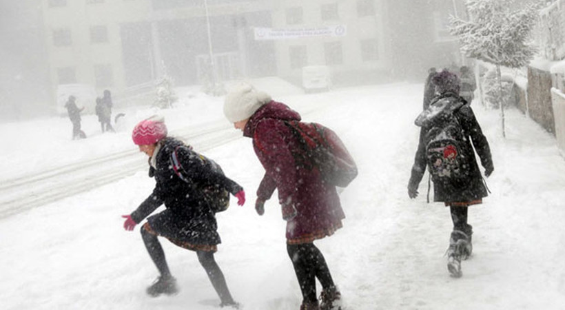 Türkiye'nin birçok kentinde kar etkisi... İşte kar nedeniyle okulların tatil edildiği iller