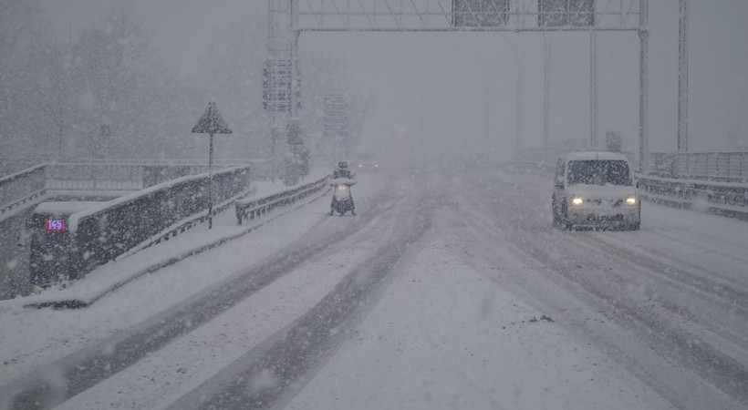 #SONDAKİKA Meteorolojiden kuvvetli kar yağışı uyarısı geldi. Kocaeli, Yalova ve Sakarya dikkat...