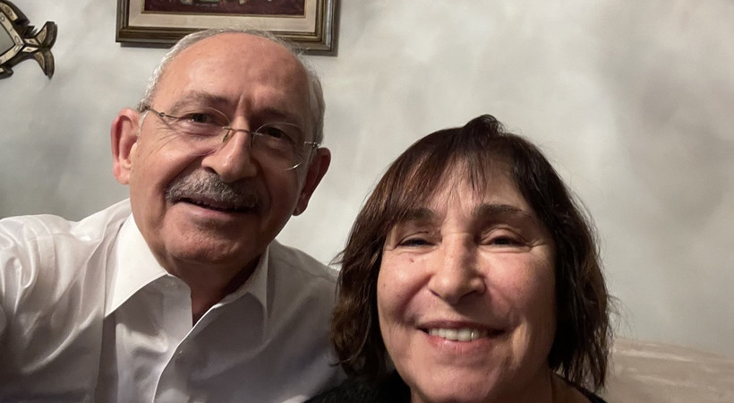 Kemal Kılıçdaroğlu ile eşi Selvi Kılıçdaroğlu'ndan 14 Şubat Sevgililer Günü selfiesi