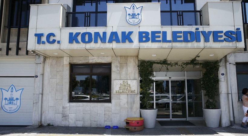 Konak'ta 4 belediye çalışanı rüşvetten gözaltında
