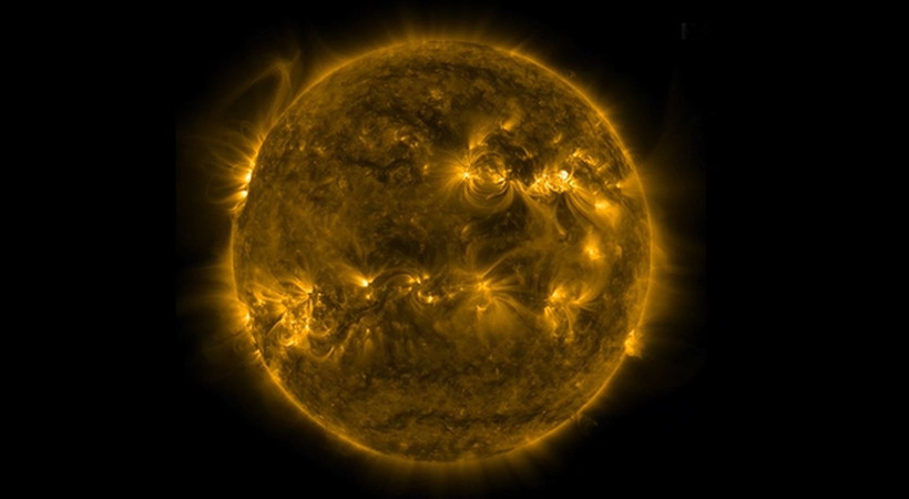 Güneş lekesinde korkunç patlamalar... Yüklü parçacıklar saatte yaklaşık 3 milyon kilometre hızla Dünya’ya yaklaşıyor. Dünya internetsiz ve elektriksiz kalabilir
