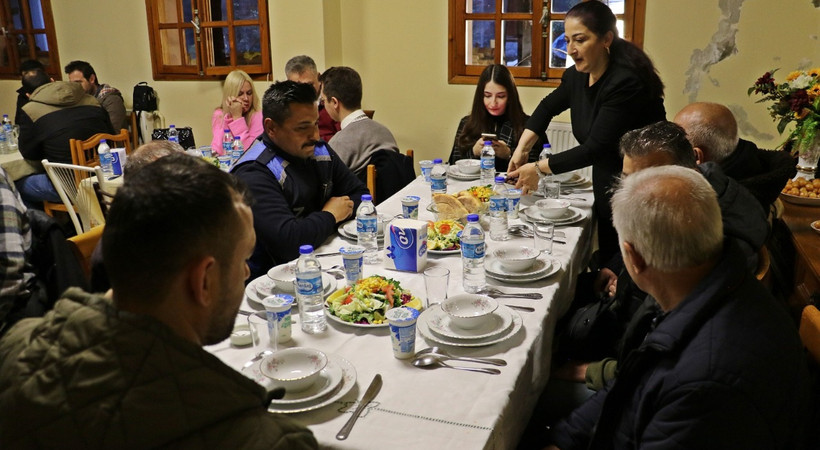 Samsun'da Mater Dolorosa Kilisesi'nde iftar yemeği verildi. Mahalle sakinlerinin katıldığı iftarda kilisede hazırlanan yemeklerle oruç açıldı