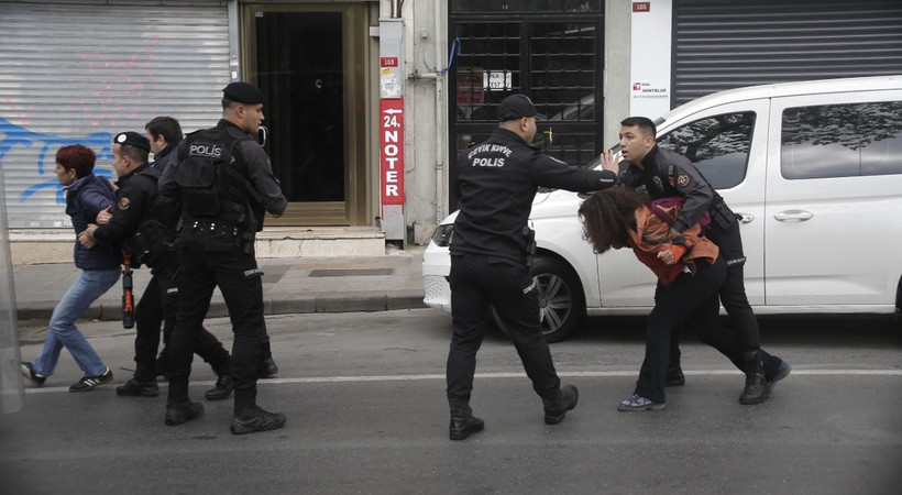 1 Mayıs'ta Taksim'e yürümek isteyen gruplara gözaltı