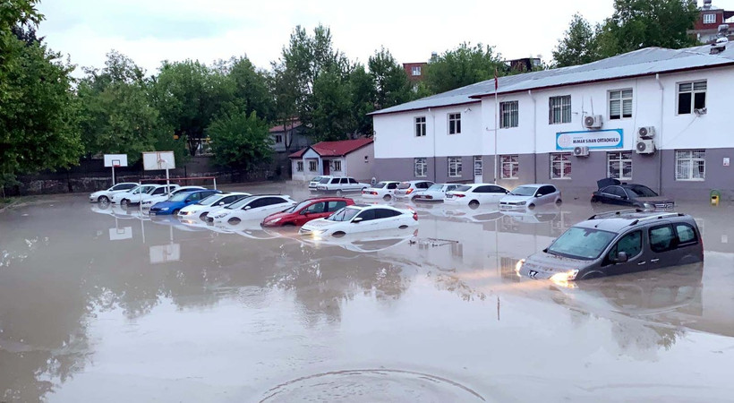 Bütün gün yağmur yağdı, Adıyaman bu hale geldi. Suya gömülen 40 araç kurtarıldı
