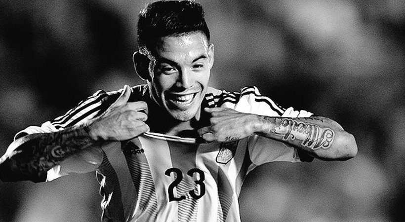 27 yaşındaki futbolcu ikiz kardeşiyle beraber öldü