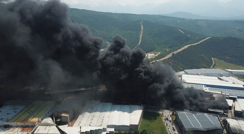 Bursa'da ısı yalıtım sistemleri fabrikasında feci yangın