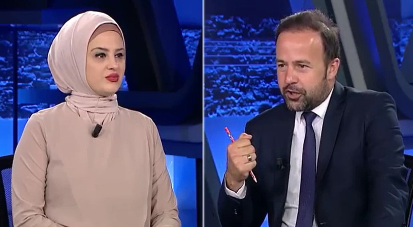Beyaz TV stüdyosunda 'cin çıkarma' seansı yapıldı. Beyaz TV'deki 'cin çıkarma' olayında stüdyo buz kesti. Yayında 'cin çıkarma seansı'nı Pelin Hürman yaptı