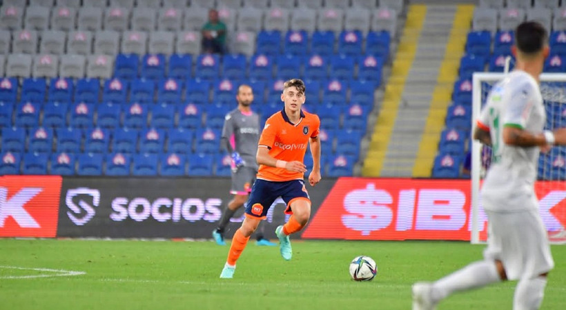 Başakşehir'in genç ismi Ravil Tagir, Belçika Ligi takımlarından Westerlo ile anlaştı