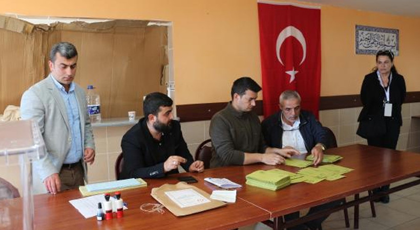 AK Parti seçimleri büyük bir farkla kazandı. Çankırı'nın Dodurga Belde Belediye Başkanlığı seçim sonucu belli oldu. Seçimleri AK Parti'nin adayı Hasan Hüseyin Kaşıkçı kazandı