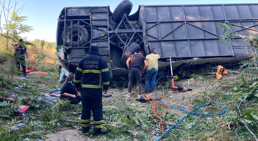 Kazanın detayları belli oldu. Şoför uyudu iddiası: Bodrum'a giden yolcu otobüsü devrildi: 1'i çocuk 7 kişi öldü, 25 kişi yaralandı