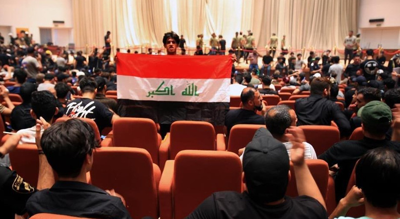 Sadr Grubu lideri Mukteda Sadr Irak’ta erken seçim çağrısı yaptı