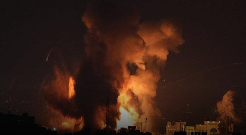 Gazze'de olaylı gece. İsrail Ordusu Gazze'ye saldırdı. İsrail'is saldırısında biri çocuk 10 ölü... Türkiye'de İsrail'in saldırısına tepki. İsrail 25 bin yedek askerini göreve çağırdı