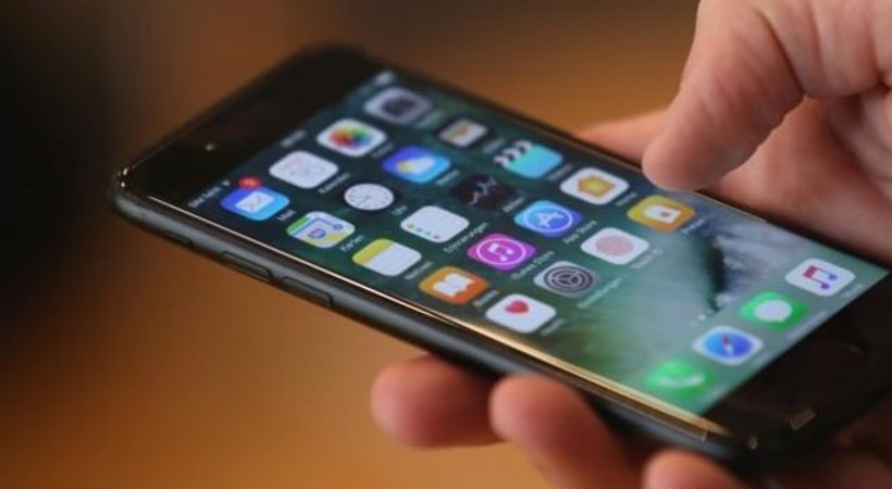 Yurt dışından cep telefonu üç yılda bir getirilecek