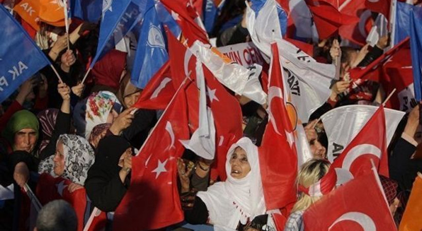 Sabah yazarı Güngör: AK Parti'de 'keyifçiler' peydahlandı, akşamları nargile içerken ülkeyi kurtarıyorlar