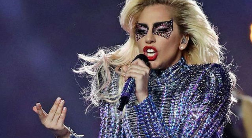 Lady Gaga'nın tercihi Türk tasarımcı oldu!