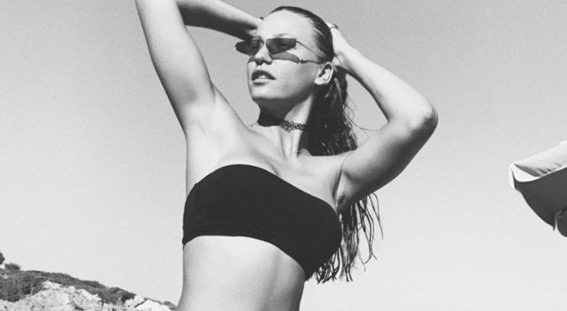 Serenay Sarıkaya'dan 'yaz bitmedi, bitemez' paylaşımı