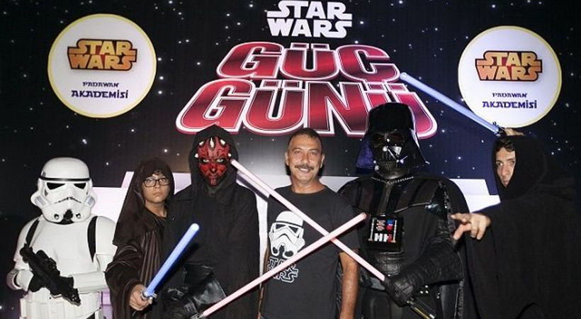 'Star Wars' hayranı ünlüler, 'Güç Günü'nde buluştu