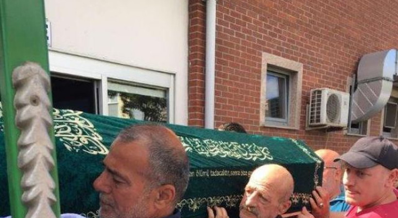 Filiz Aker toprağa veriliyor... Tabutunu abileri taşıdı