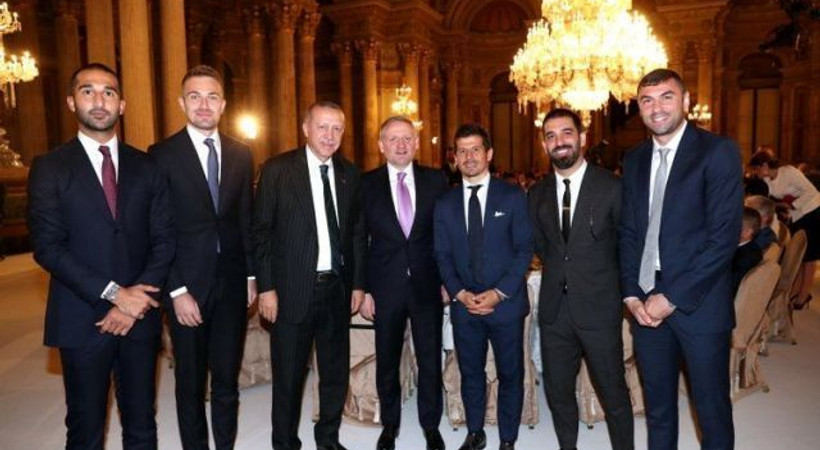 Erdoğan, sanat ve spor dünyasından isimlerle iftarda buluştu!