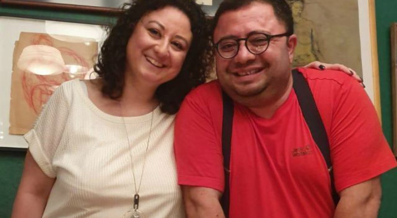 Ertem Eğilmez’in torunu Arzu Çevikalp, yeni yaşını dostlarıyla kutladı