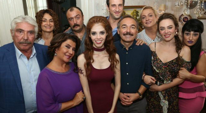 Aile Arasında gişe başarısını, kliple kutladı!