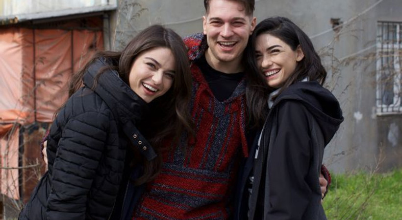 Çağatay Ulusoy'a büyük şok! Sahneler çöpe mi gitti?
