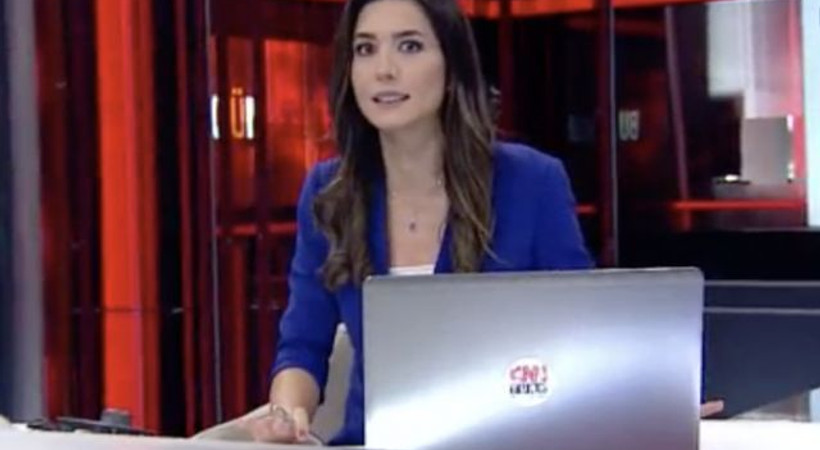 CNN TÜRK spikeri depreme canlı yayında yakalandı