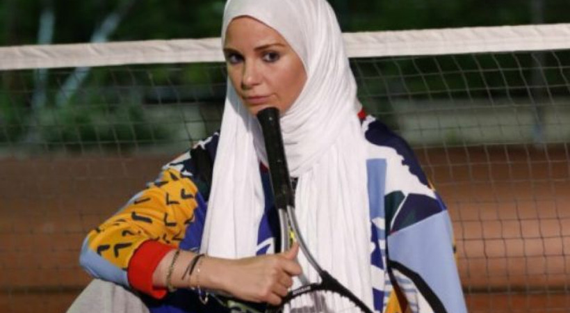 Burcu Çetinkaya başörtüsünü çıkardığını açıkladı